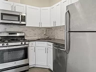 426 Bainbridge St. 2L