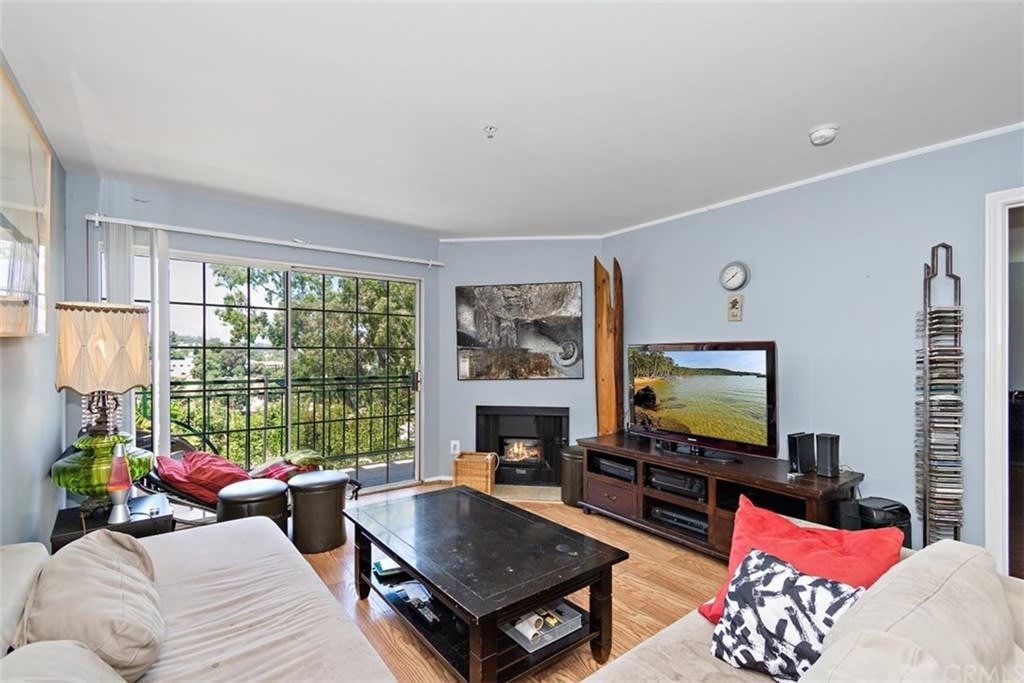 4760 TEMPLETON Street Unit 3329