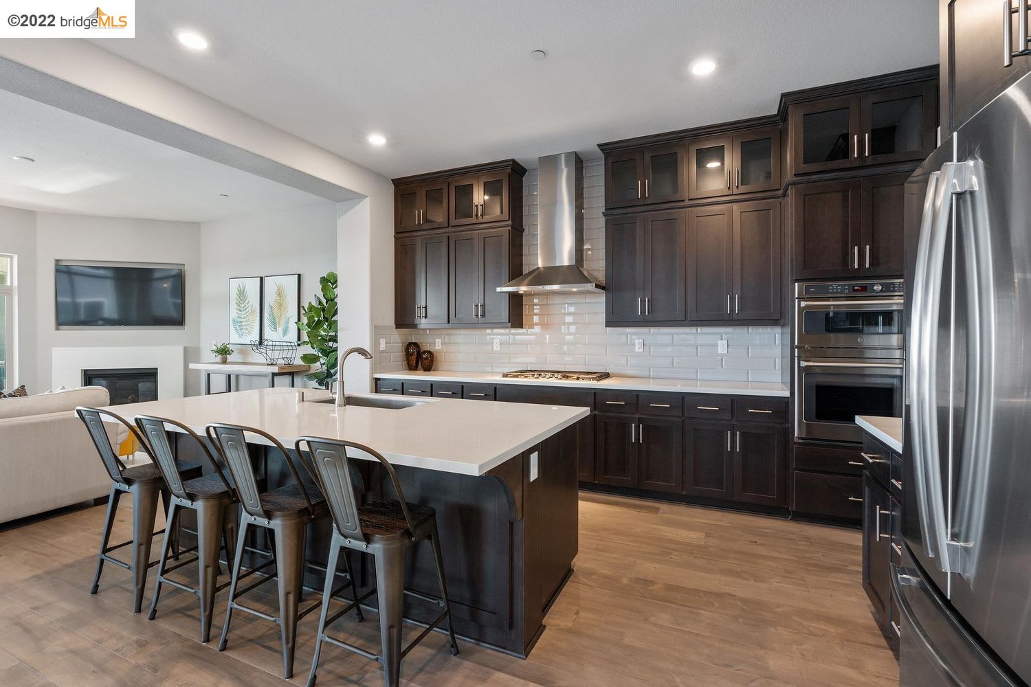 6719 Skyview Dr Oakland, CA, 94605