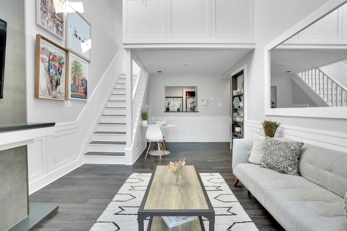 303-1702 Chesterfield Avenue, North Vancouver