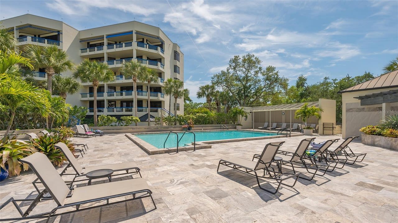 2120 Harbourside Dr, #657