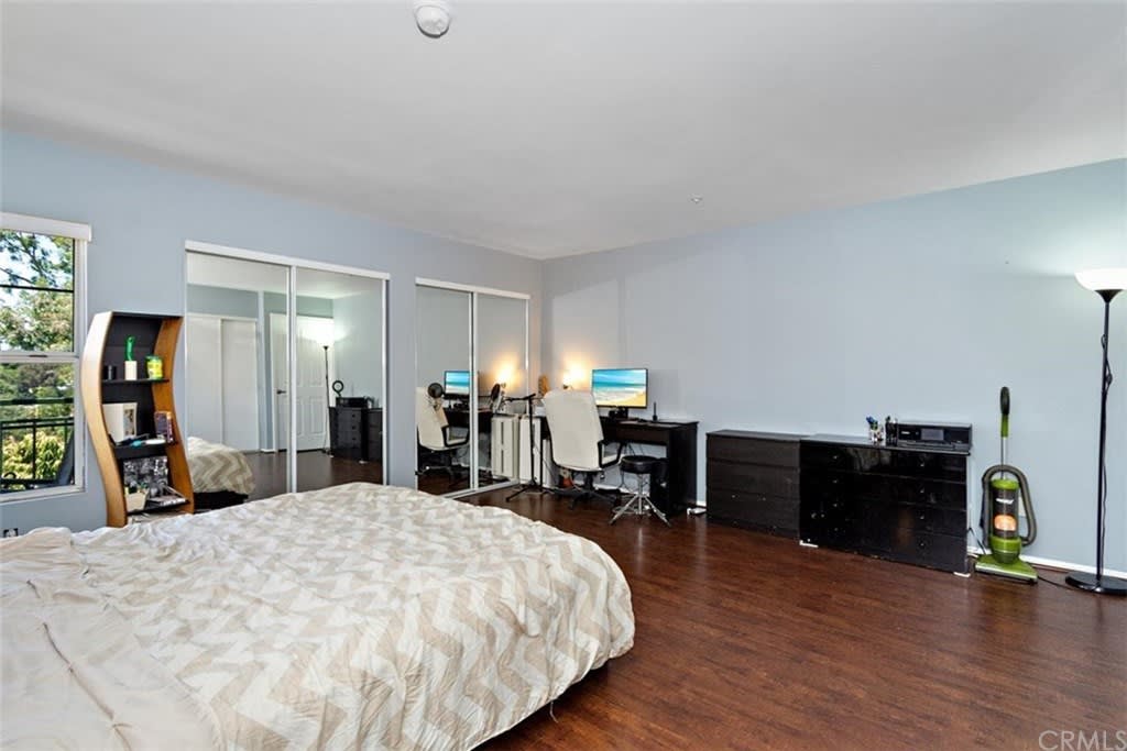 4760 TEMPLETON Street Unit 3329