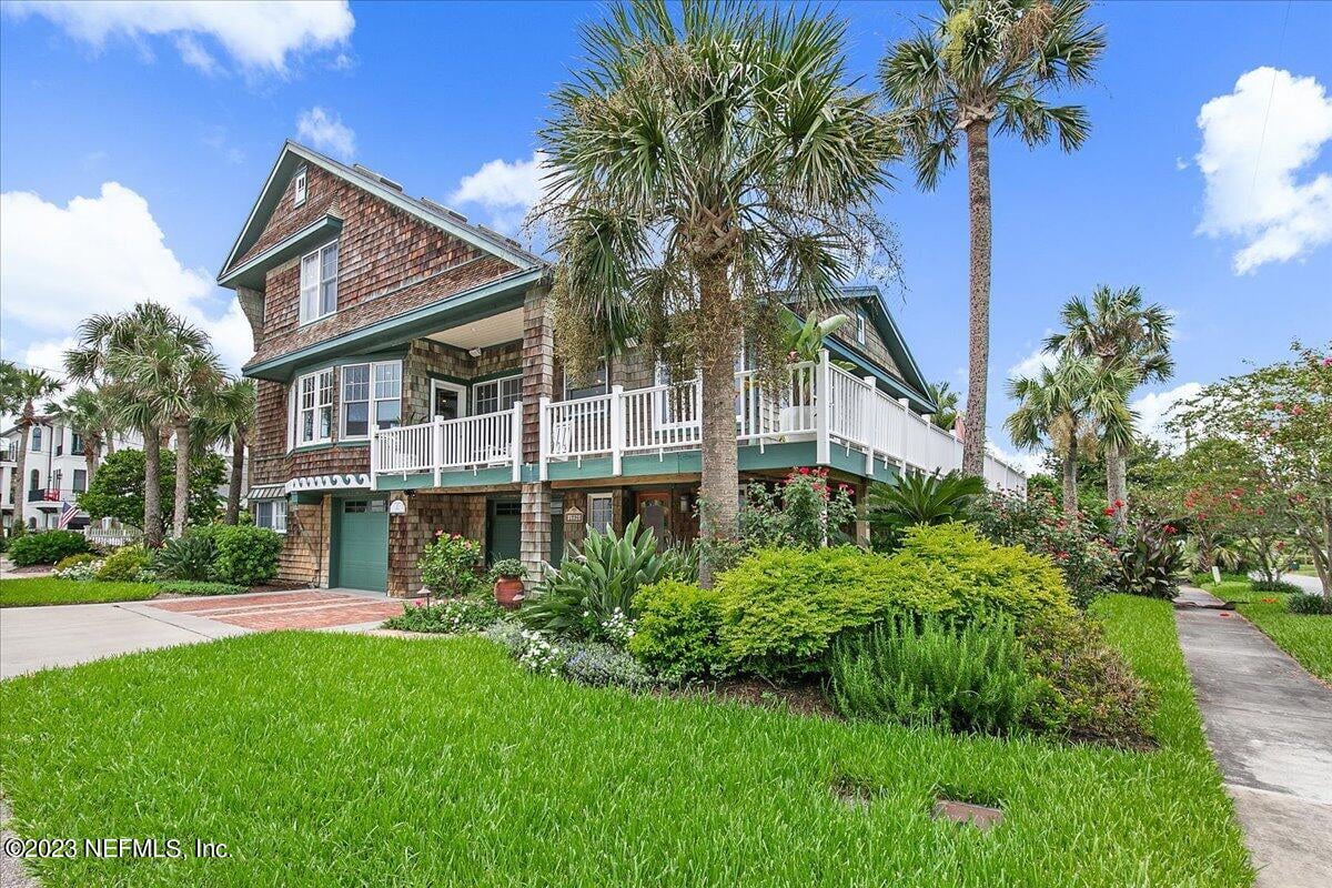 1296 BEACH Avenue
