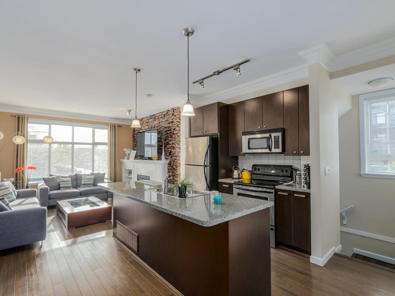 1-18777 68a Ave