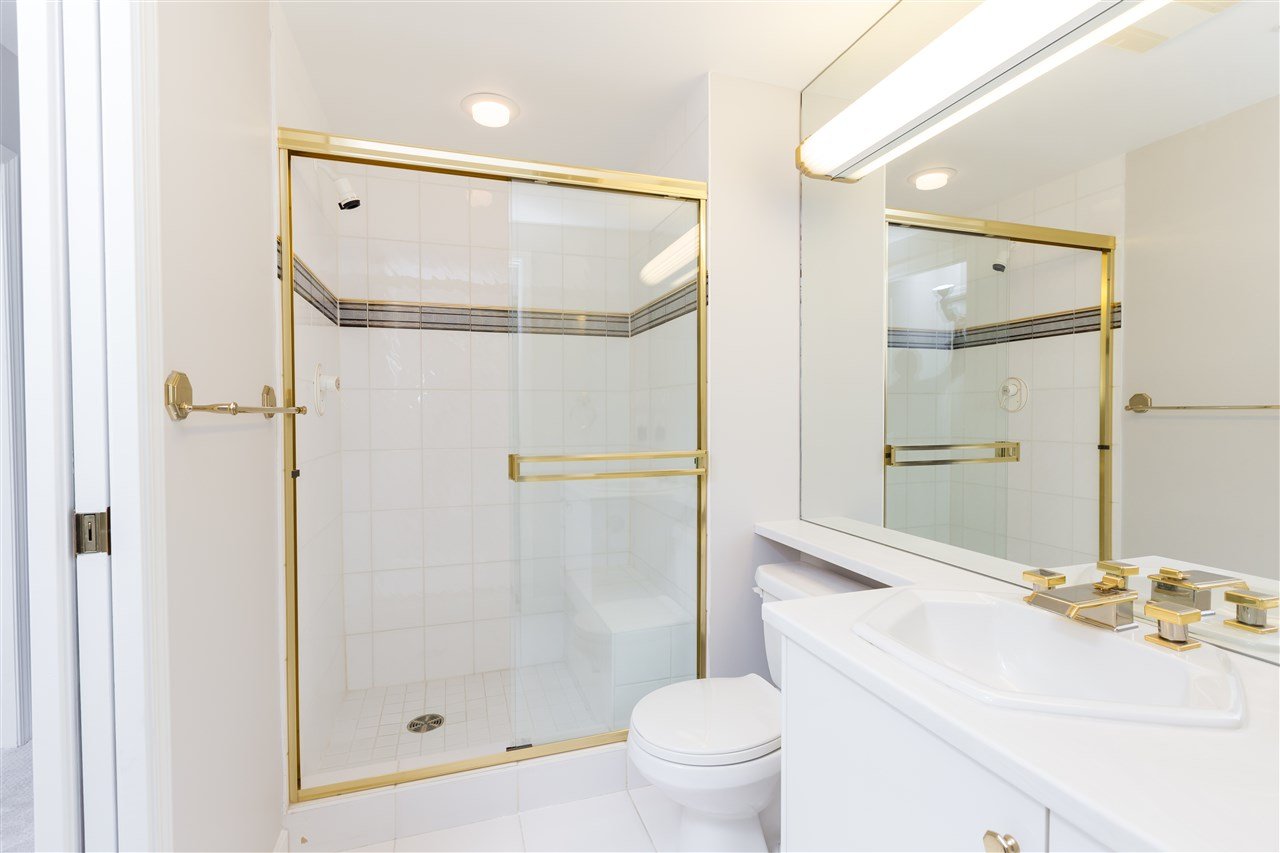 402-1233 Beach Ave
