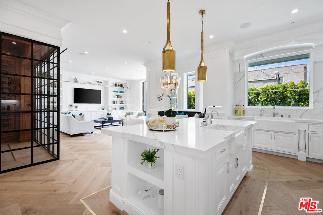 Oasis Sapphire
