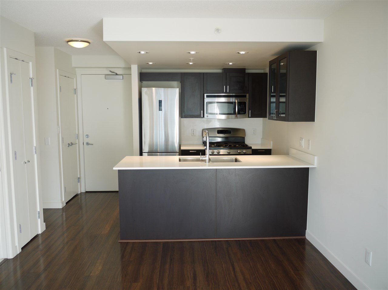 906-4815 Eldorado Mews