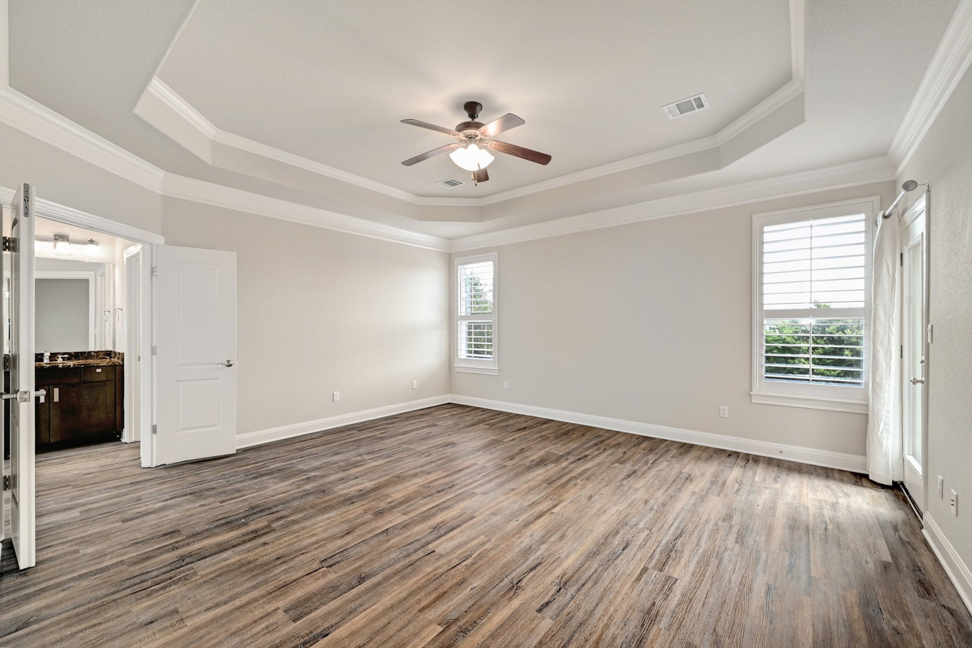 Stunning 5-Bedroom Luxury Home with Breathtaking Hill Country Views in Gated Community! | Short Walk to Lake Travis H.S. | Resort-style Amenities