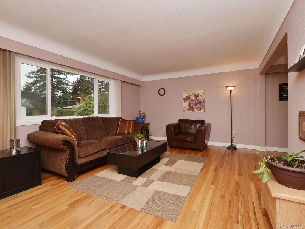 566 Ledsham Rd, Colwood