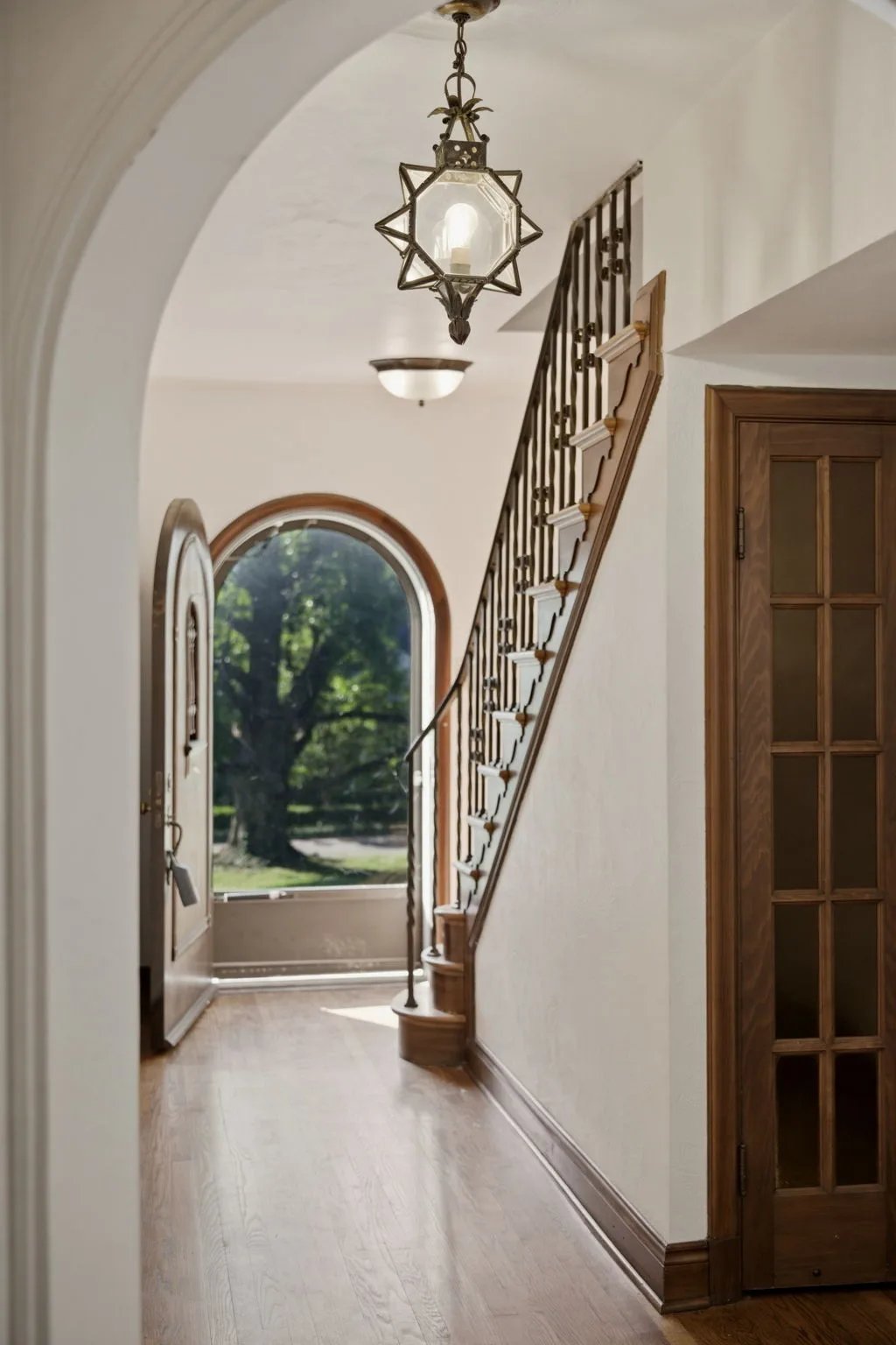 A house in Grantwood Village hits the market