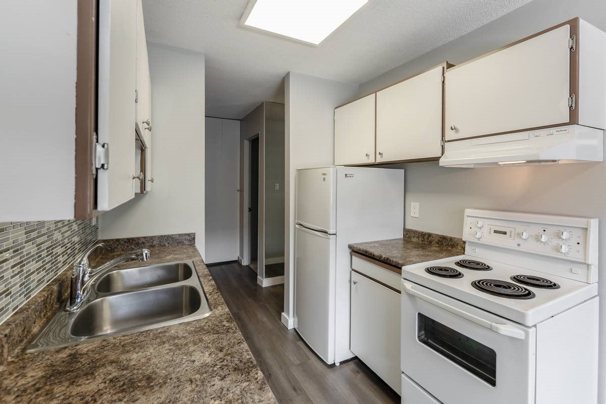 307-350 E 5th Ave