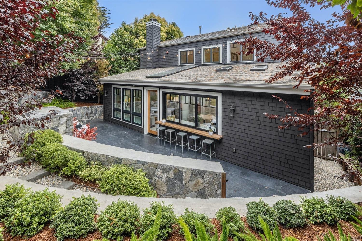 44 Bayview Avenue
