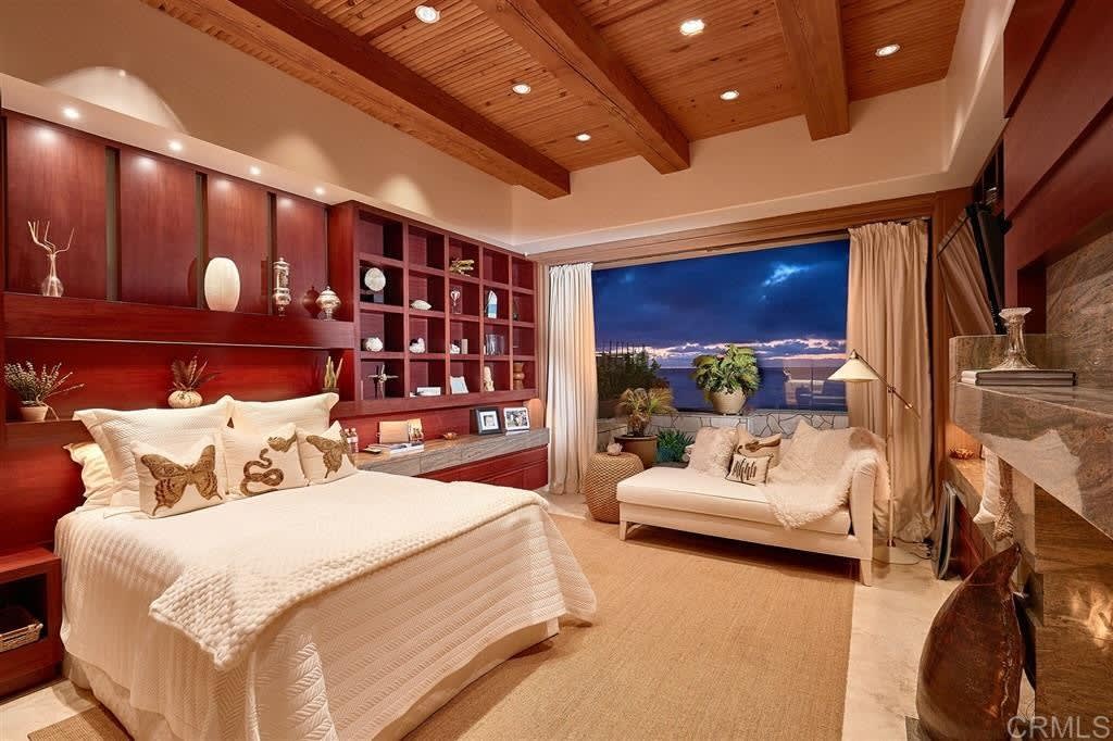 2808 Ocean Front Walk