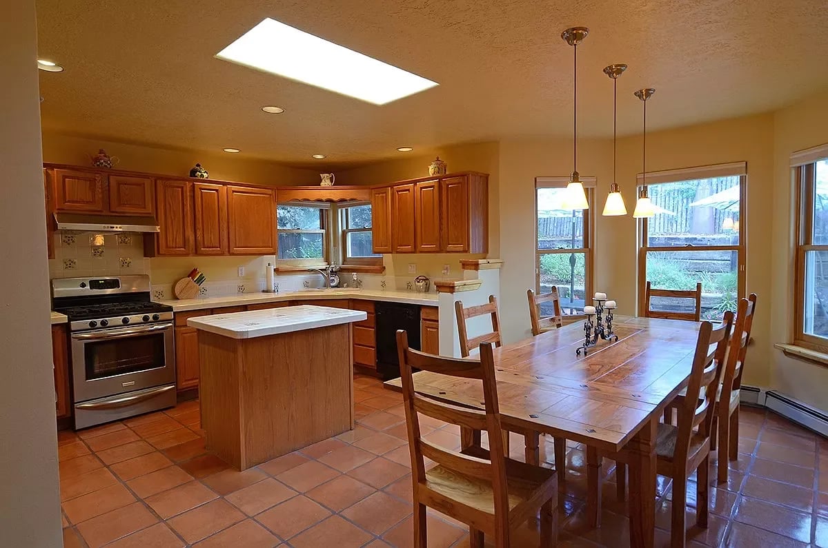 4002 Painted Pony Cir