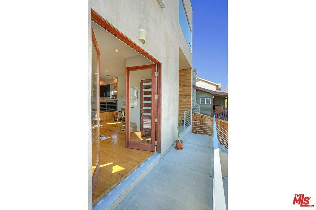 739 N Avenue 63