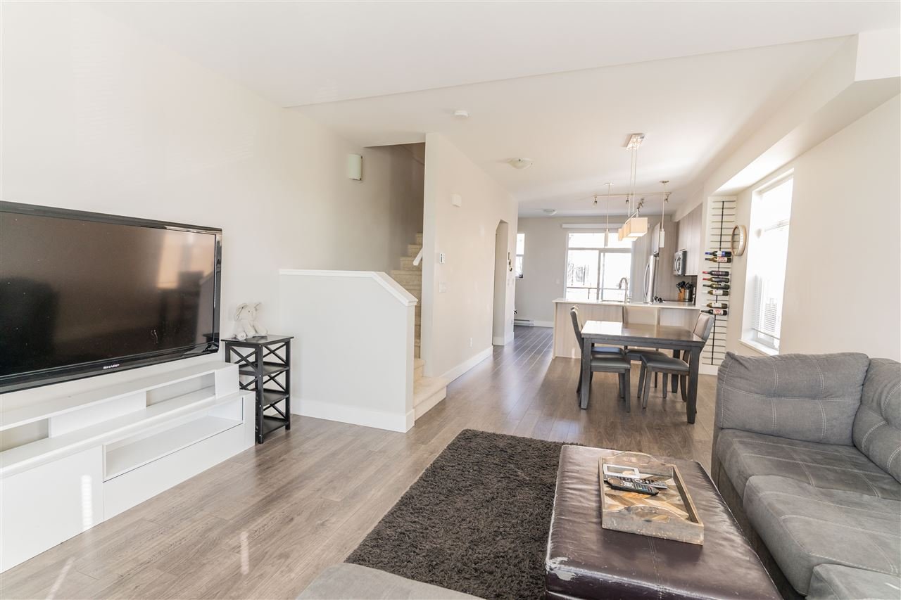 10-19433 68 Avenue, Surrey