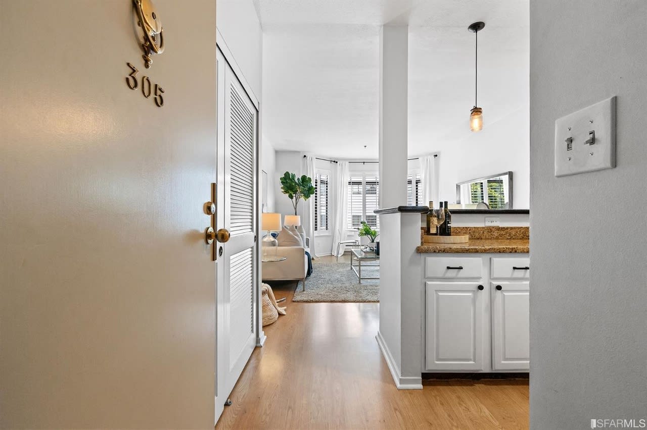 1805 Fillmore Street Unit: 305