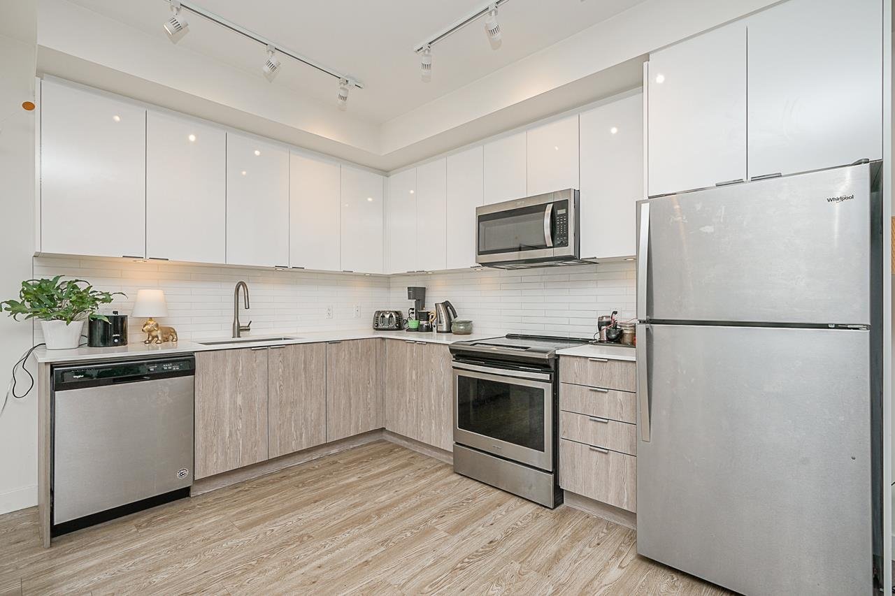 404-37881 Cleveland Ave