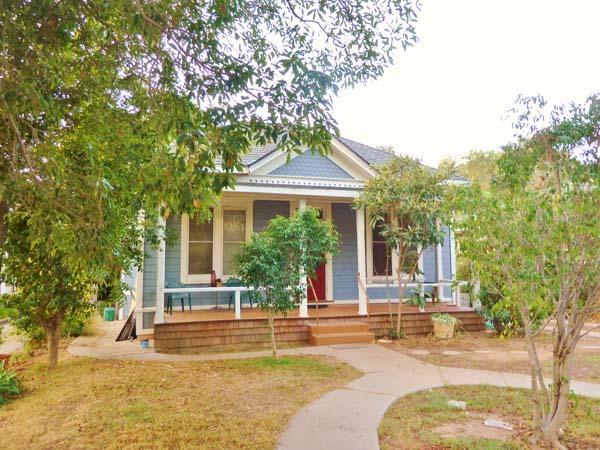 1521 De la Vina St
