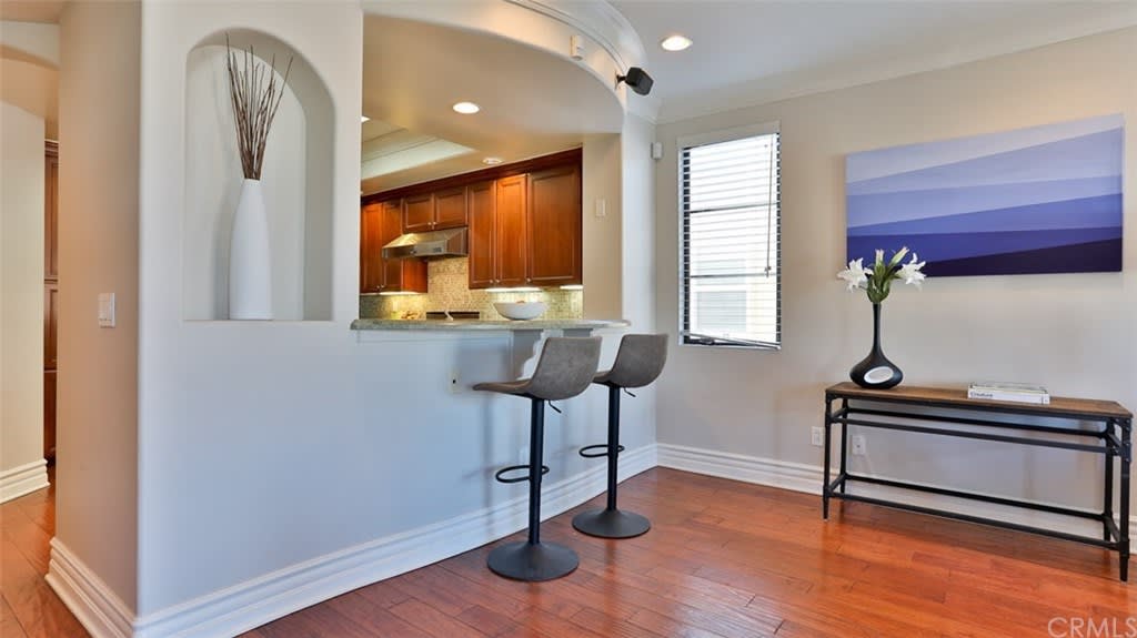 12026 Hoffman St #401