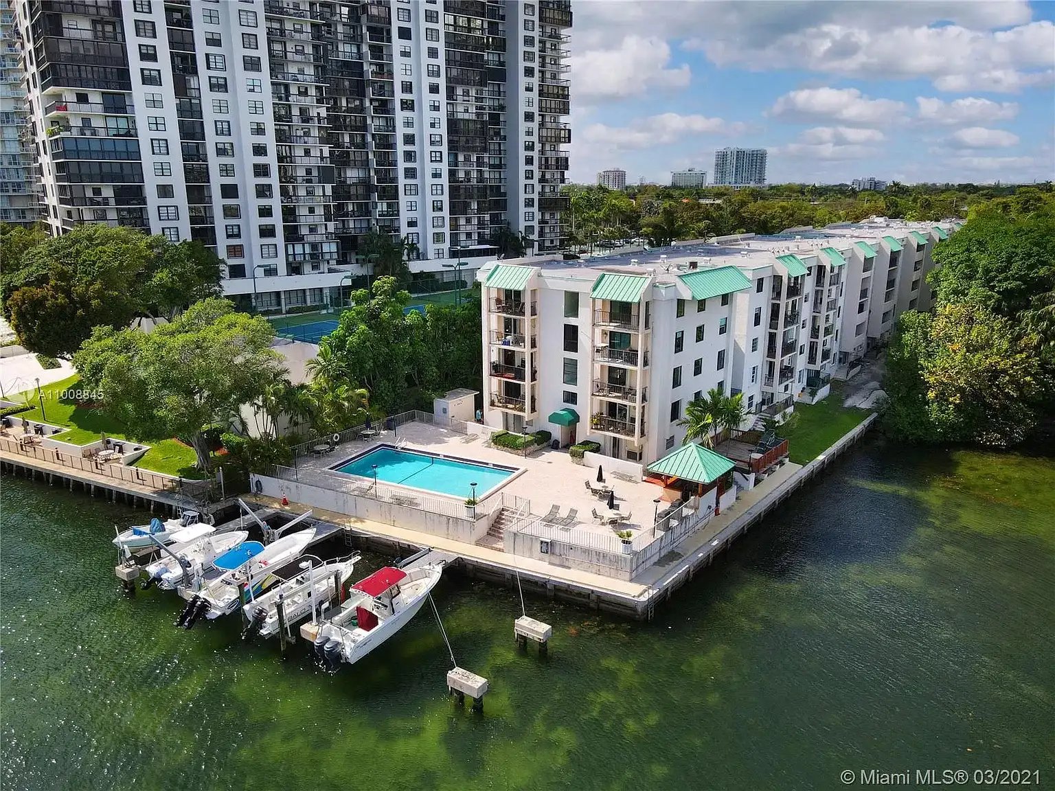 2201 Brickell Ave APT 3