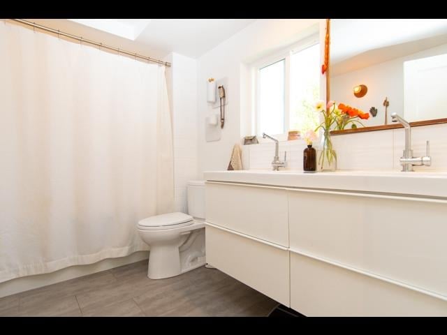 976 E 26th Avenue, Vancouver