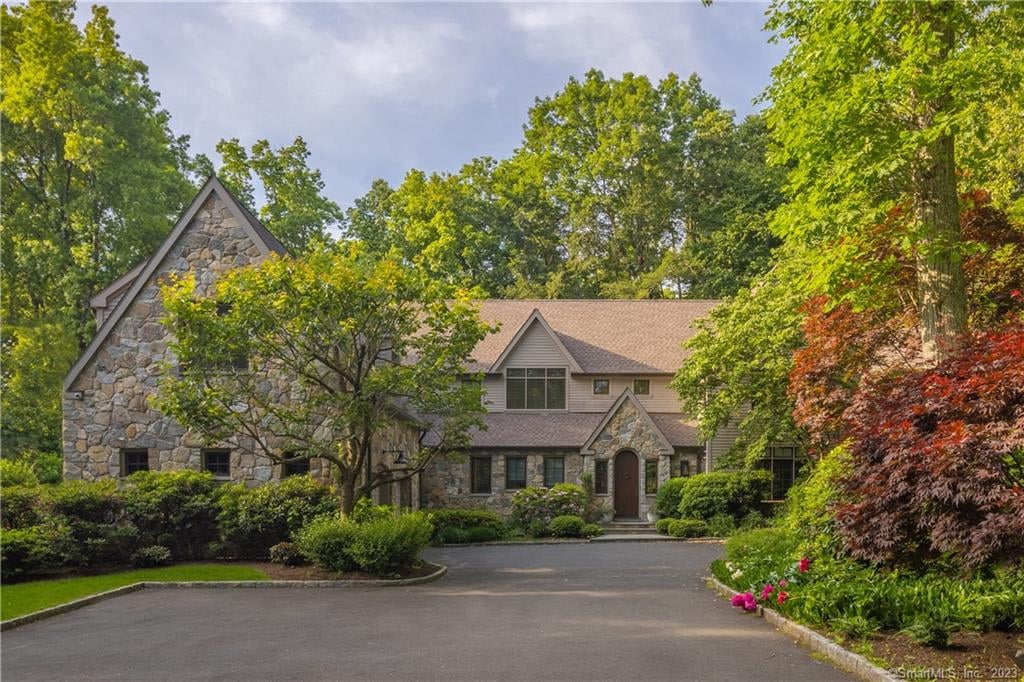 11 Charcoal Hill Rd