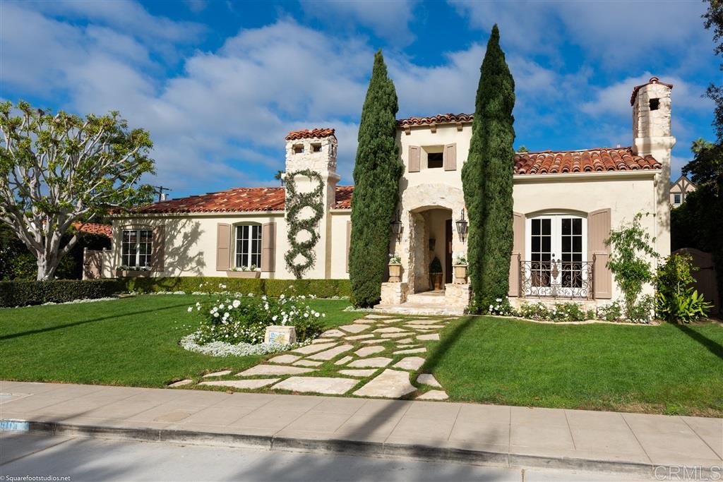 6115 Avenida Cresta