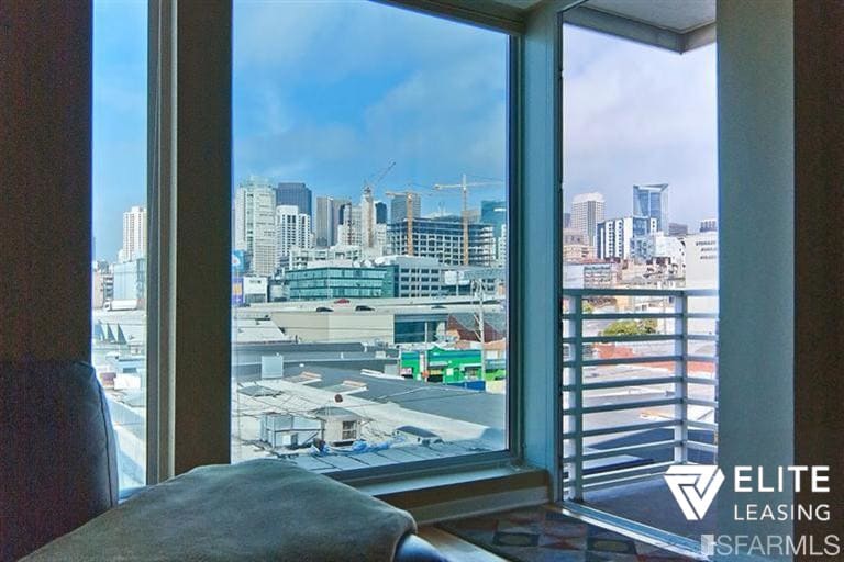 555 4th St., #729