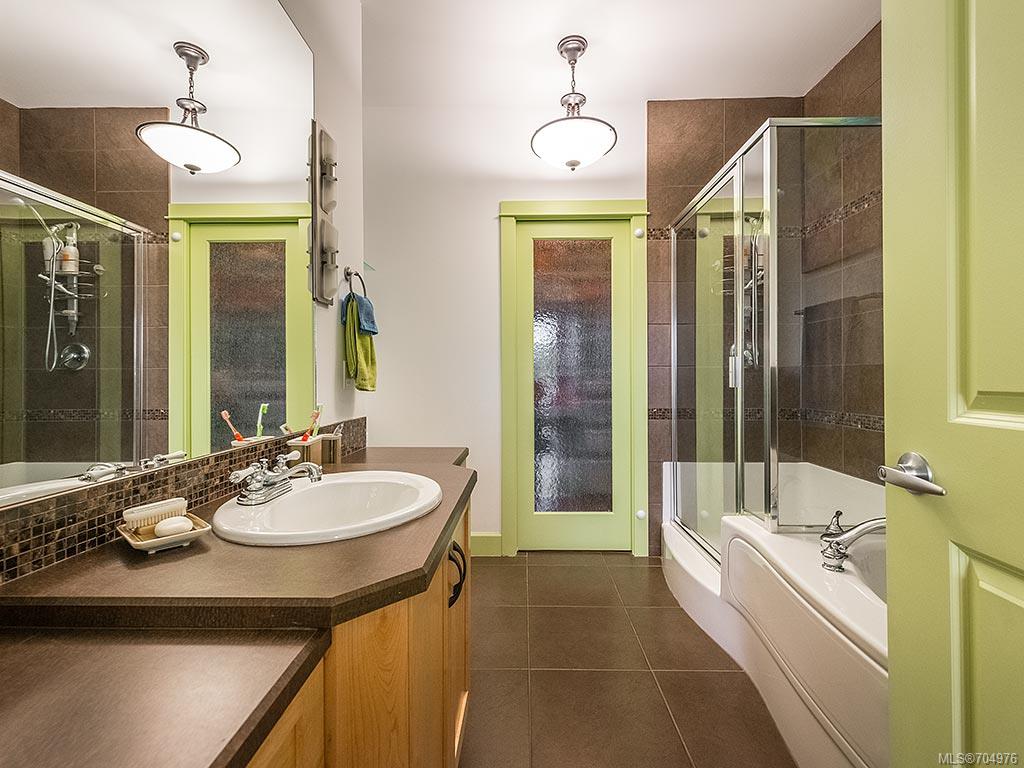 403-3210 Jacklin Rd