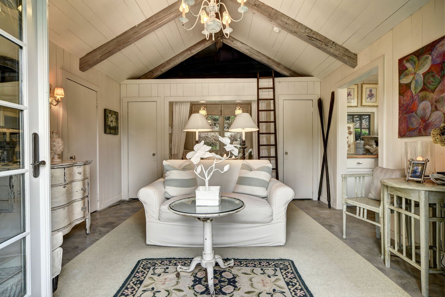 Secluded Summer Compound in Water Mill South