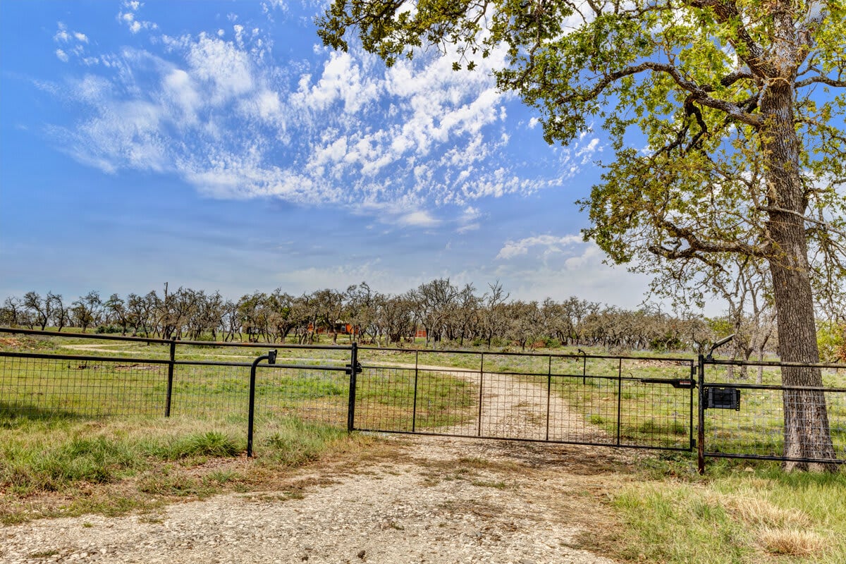 Doss Spring Ranch Place