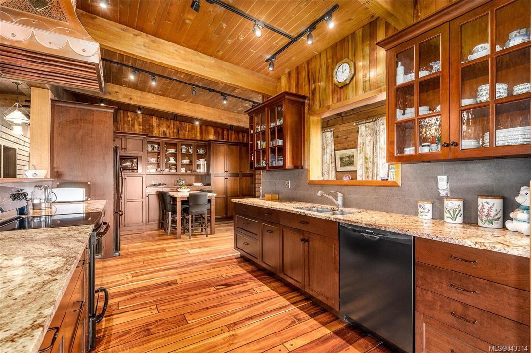 2482 Skedans Rd