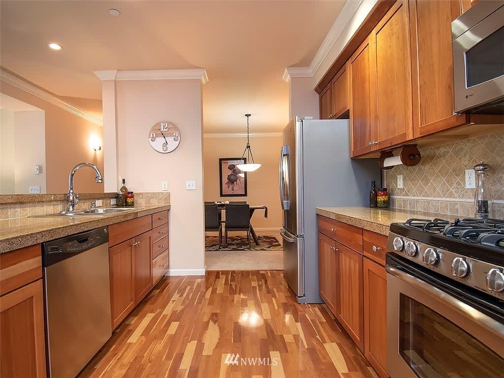 505 5th Ave S #201