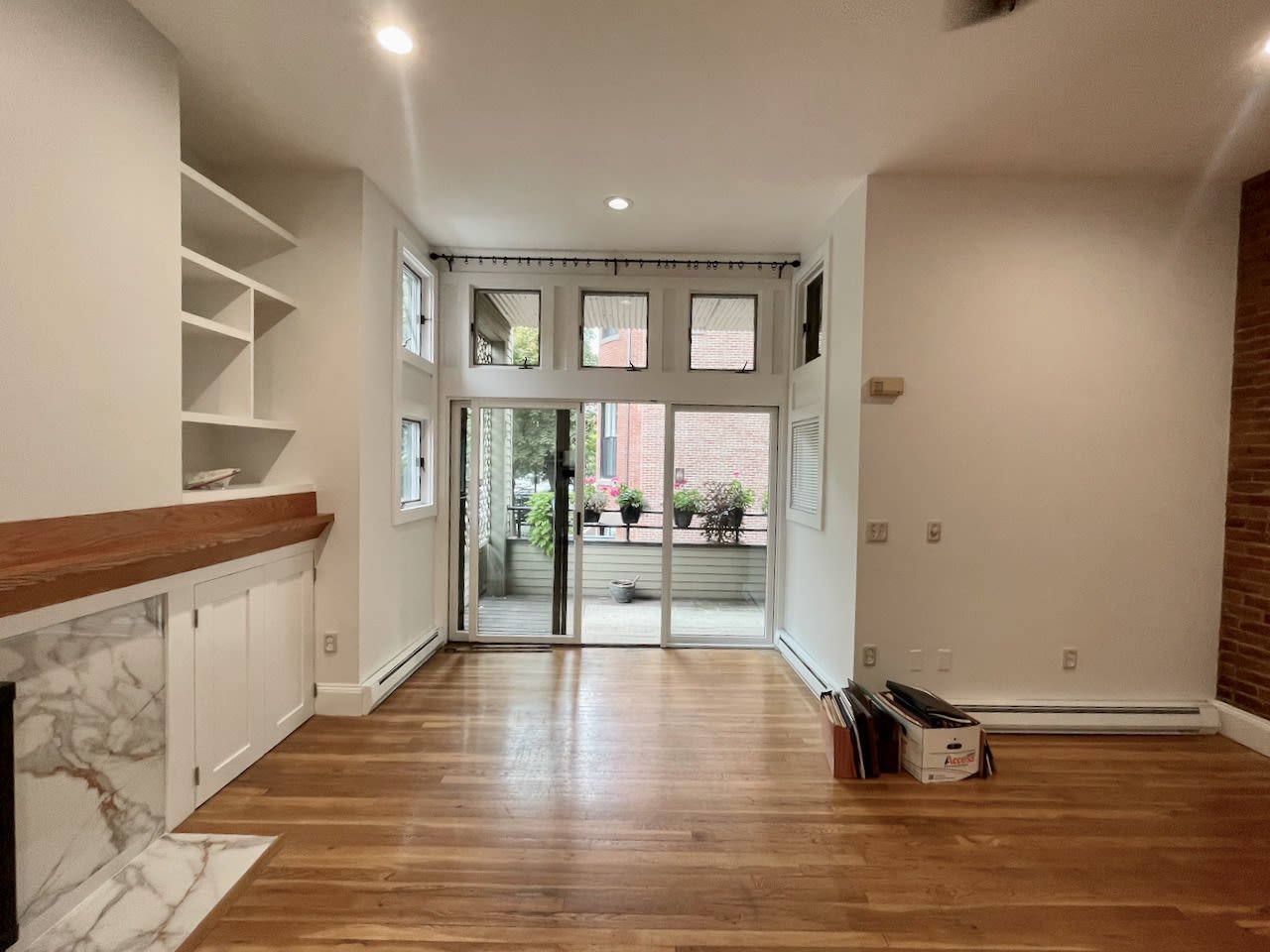 Dartmouth @ Montgomery Street - Beautiful 1 bed 1 bath w/ Deck and Laundry! 