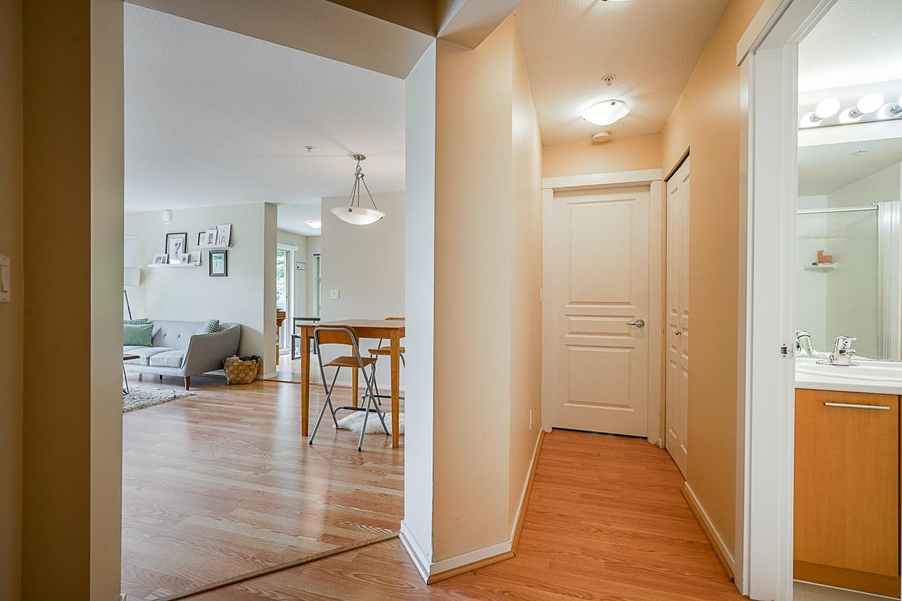 316-9319 University Cres