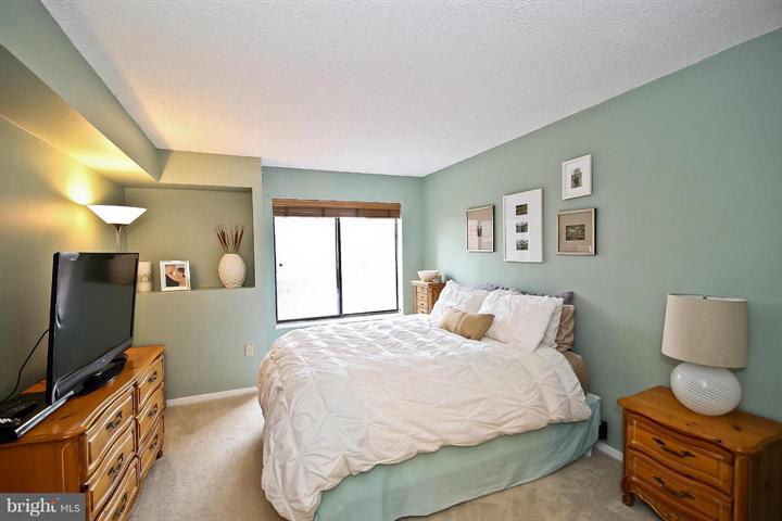 2320 Wisconsin Ave NW, #207