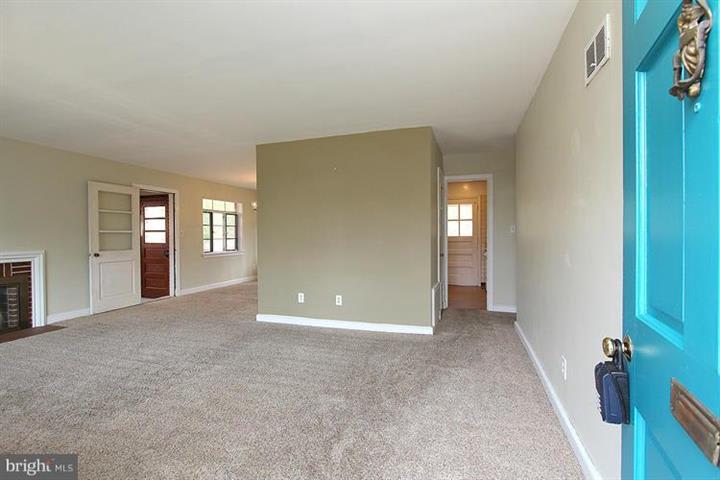 1885 Patrick Henry Dr