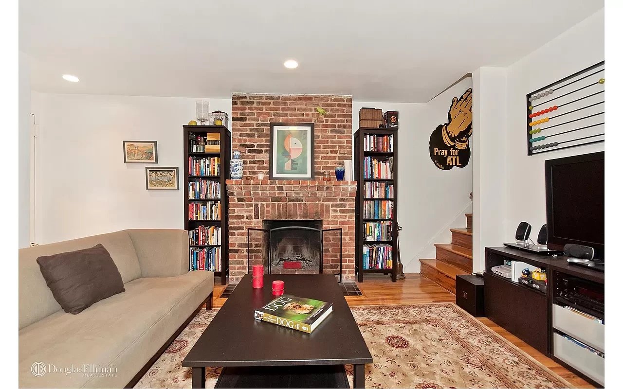 53 West 76th Street Unit: 8