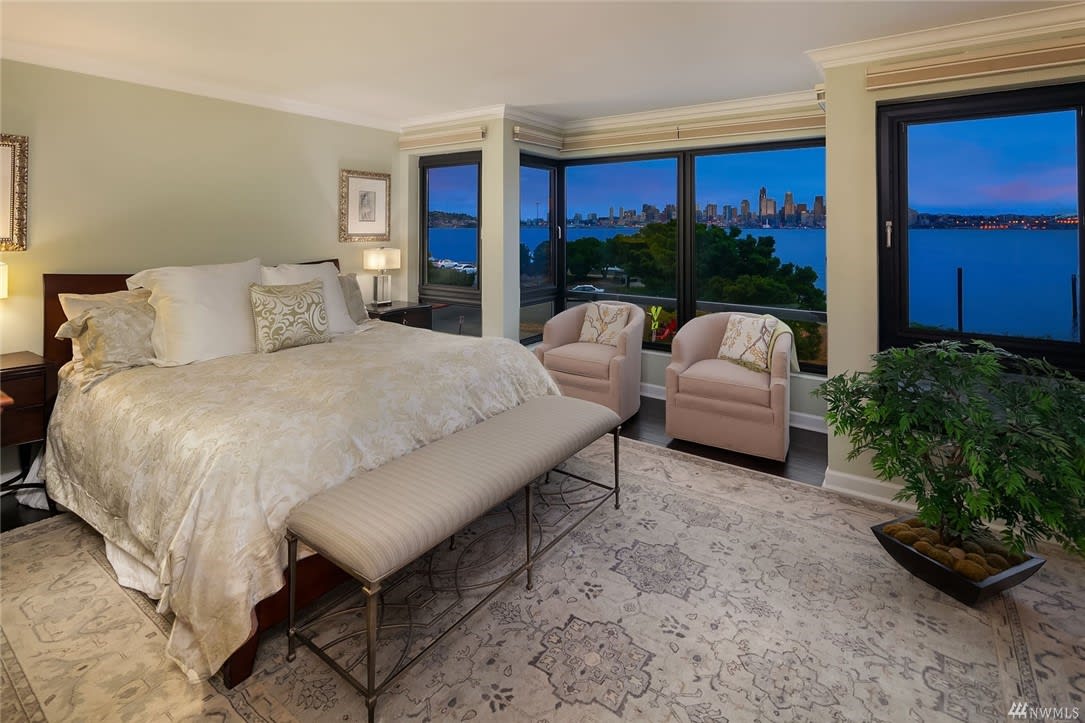 1331 Harbor Avenue SW Unit: 203