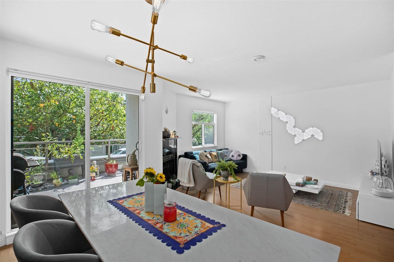 21-888 W 16th St