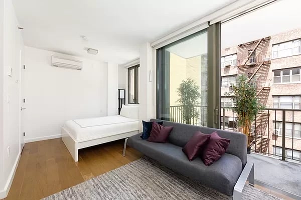 351 West 54th Street Unit: 3D