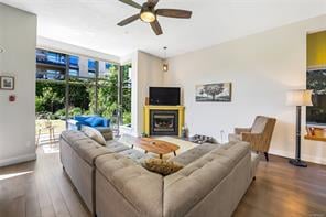 104-300 Waterfront Cres