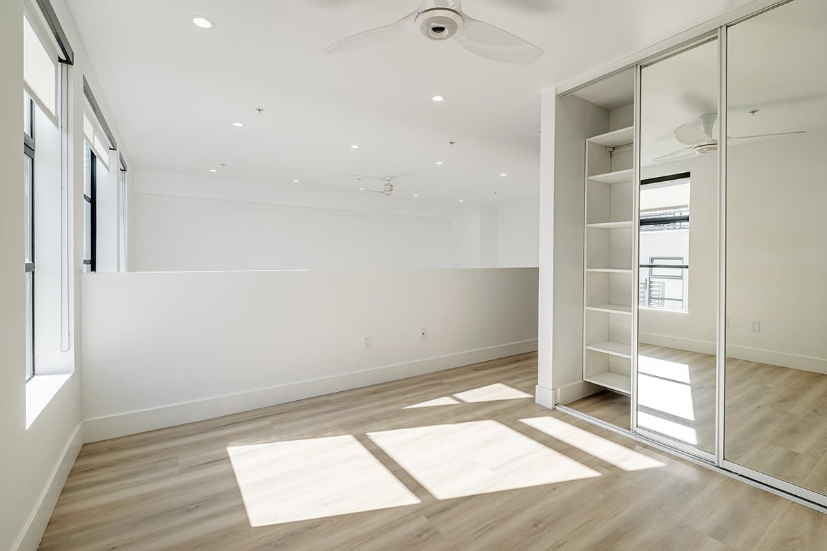 221 Clara St., #11
