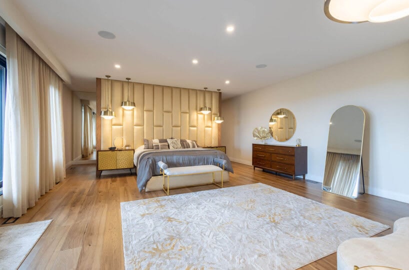 92 Eringate Ct