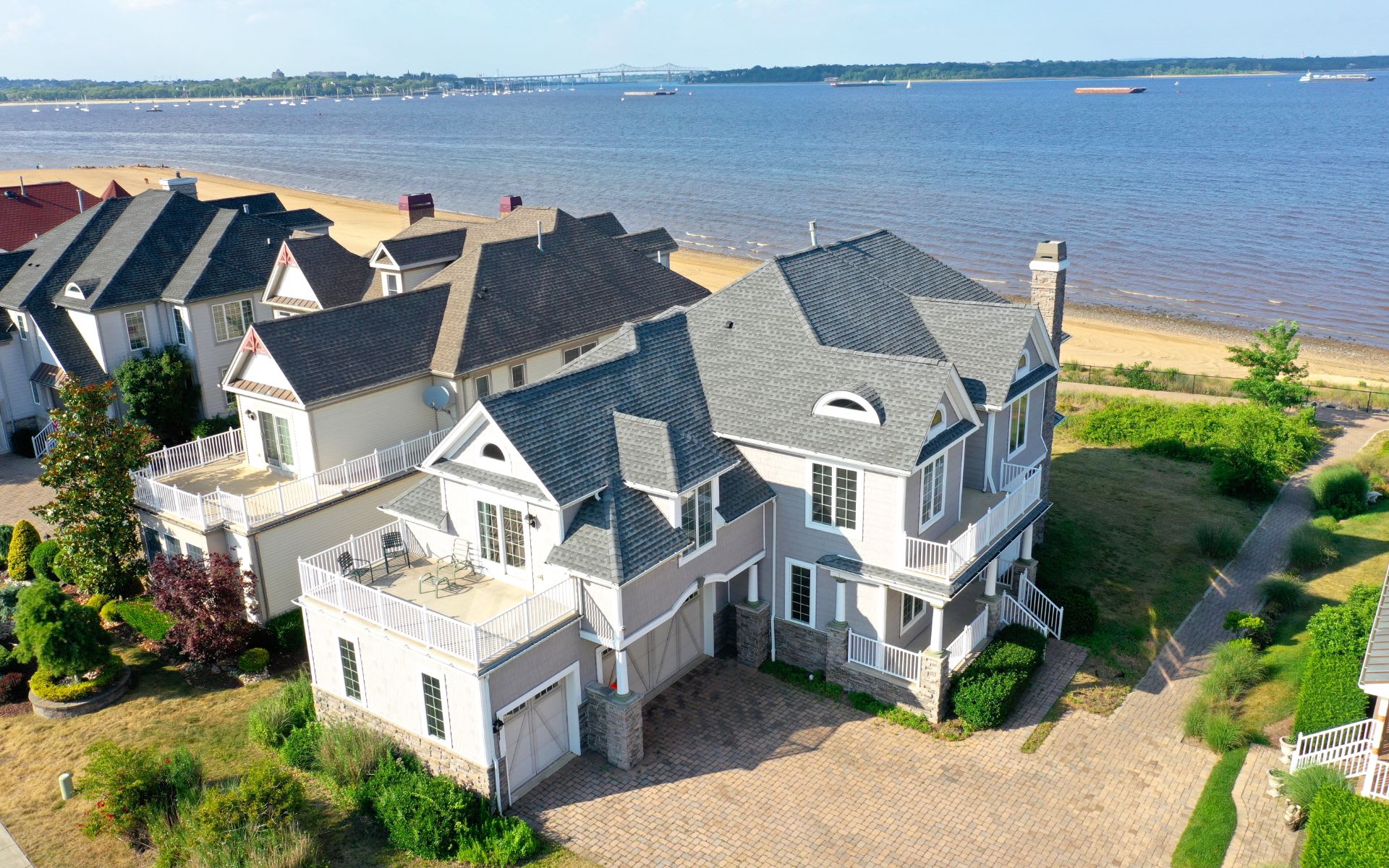 23 LIGHTHOUSE DR