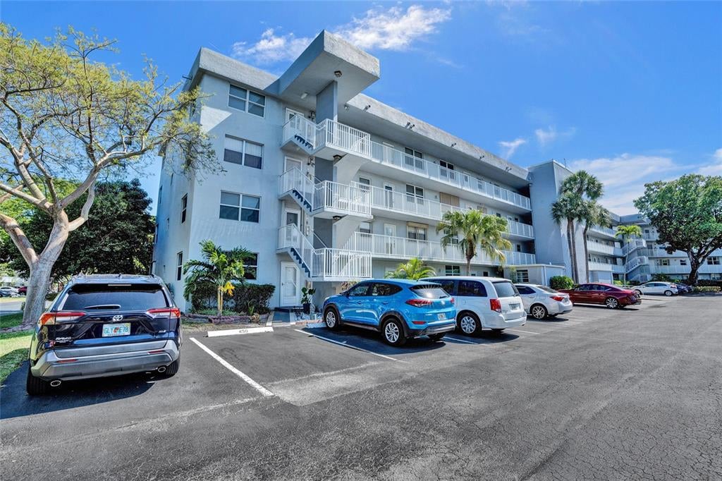115 Royal Park Dr Unit #3A, Oakland Park, FL 33309