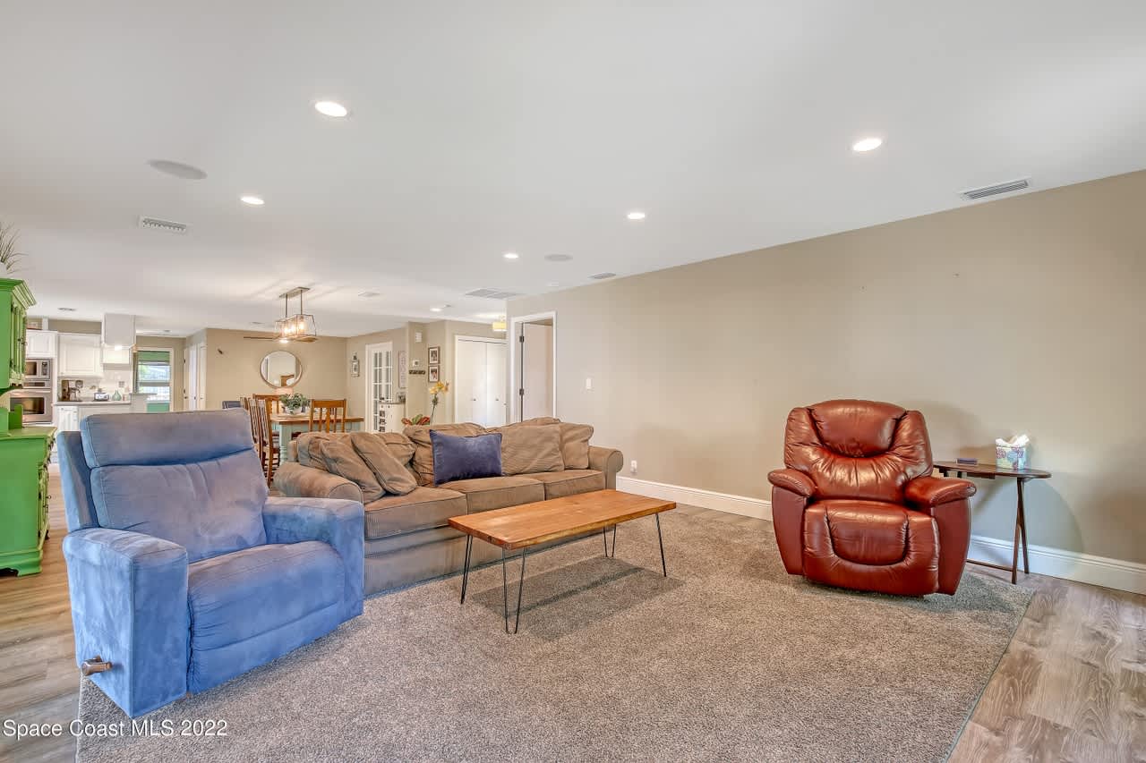 400 Mosswood Blvd