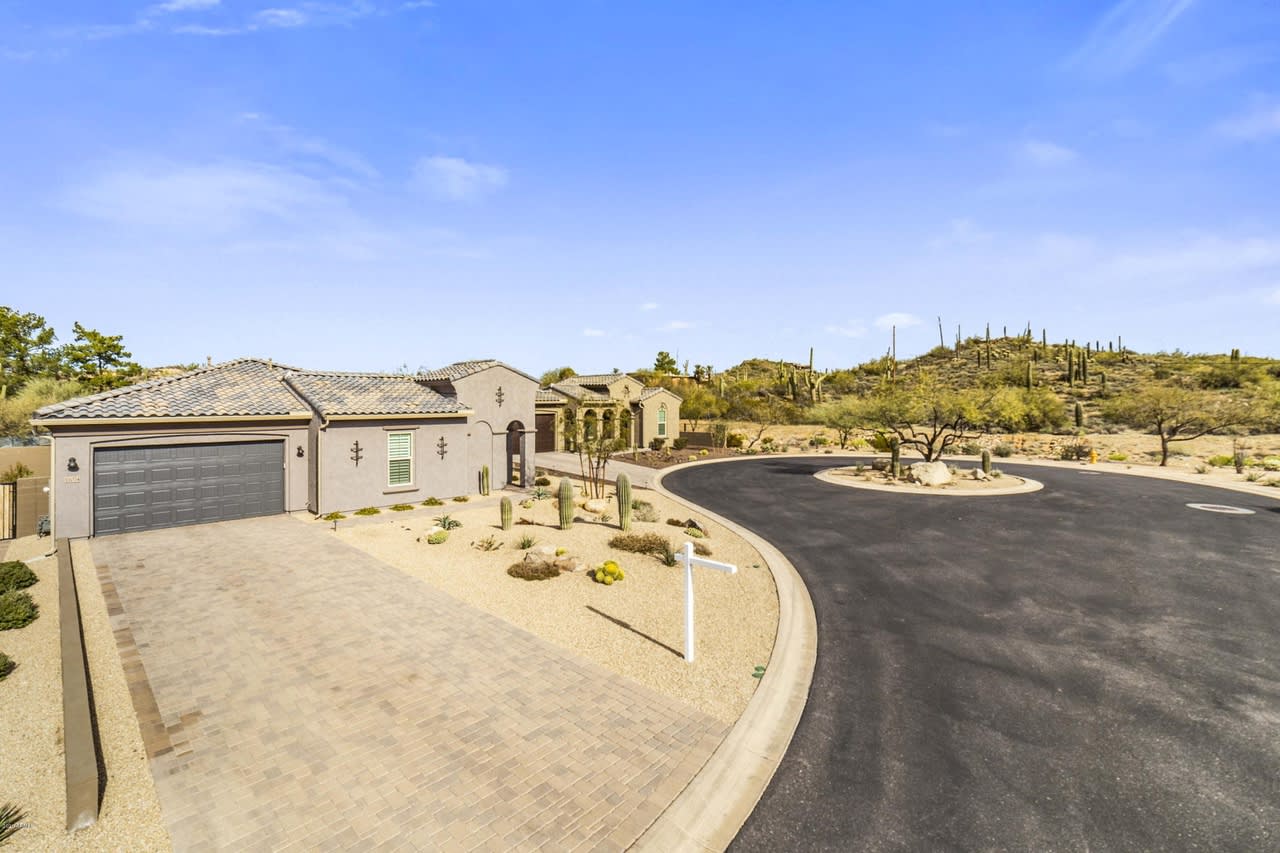 11074 E Buckhorn Dr