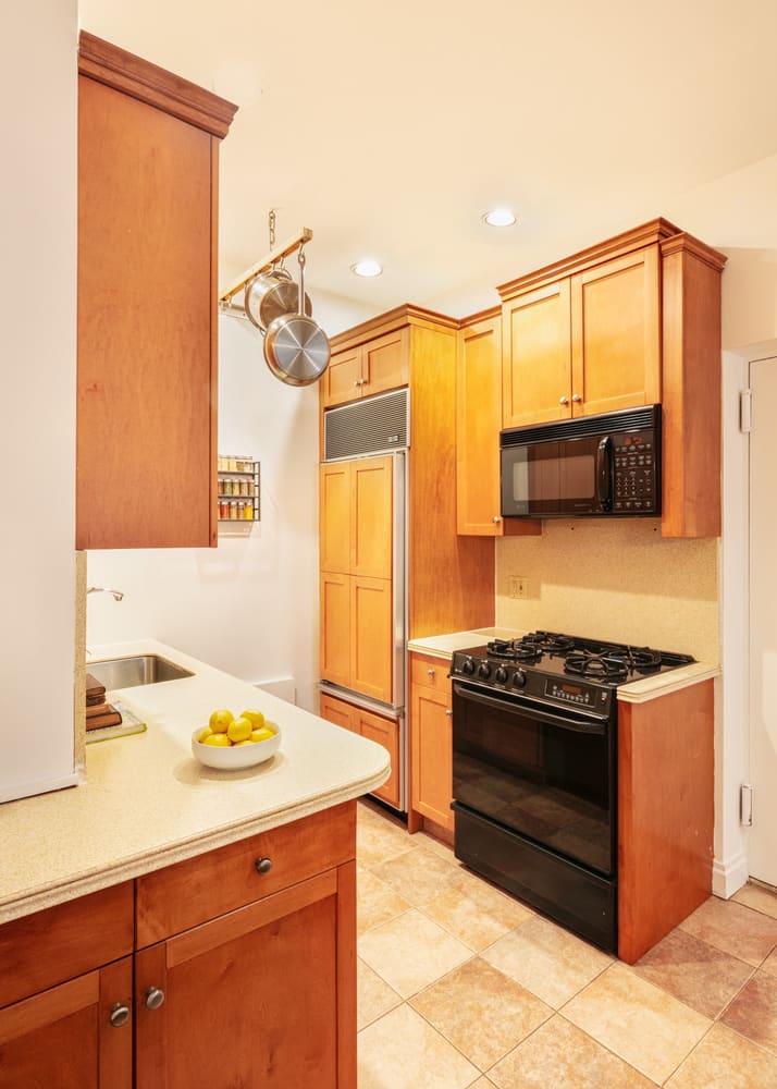 261 W 71st St, #9